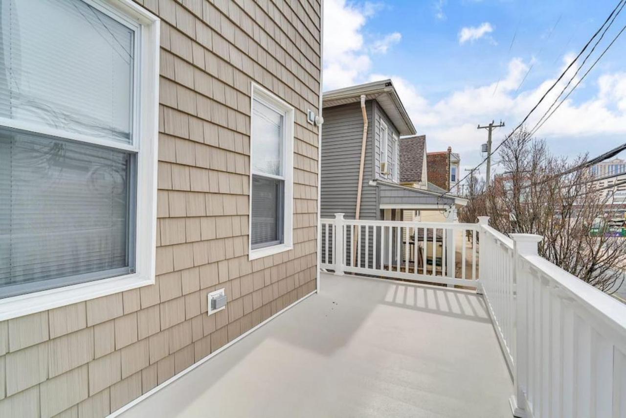 Holiday home Next To Convention Center, Dave And Busters And Shops With Parking